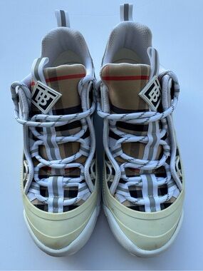 Burberry Check
Chunky Sneakers Women's EU
35